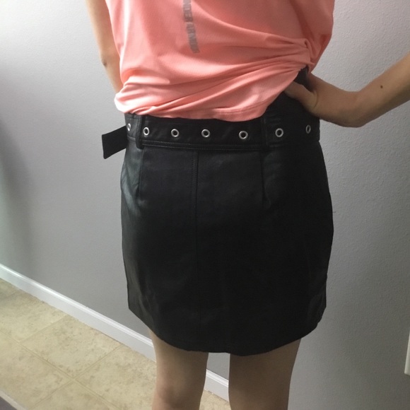 🍂 Pleather paper bag skirt - Picture 7 of 7